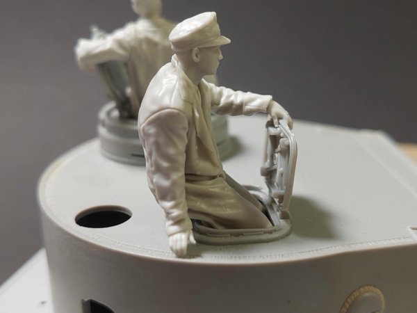 Panzer Art FI35-258 DAK “Tiger” tank loader 1/35