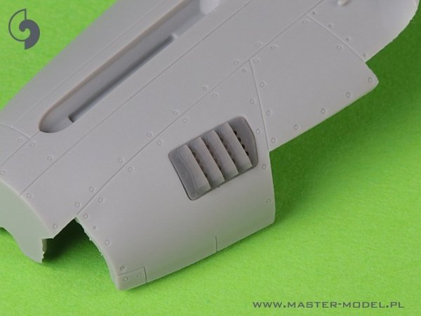 Master AM-72-173 P-51 Mustang - pokrywa wlotu powietrza do gaźnika - typ z żaluzjami dla RAF - wersja B (do modelu Arma Hobby) 1/72