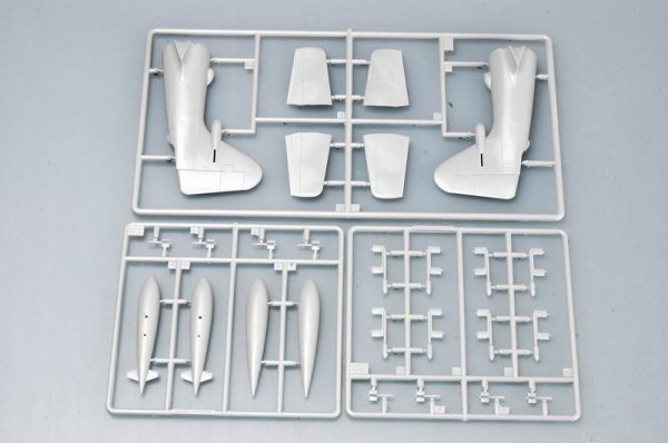 Trumpeter 02827 British Hawker Sea Hawk MK.100/101 (1:48)