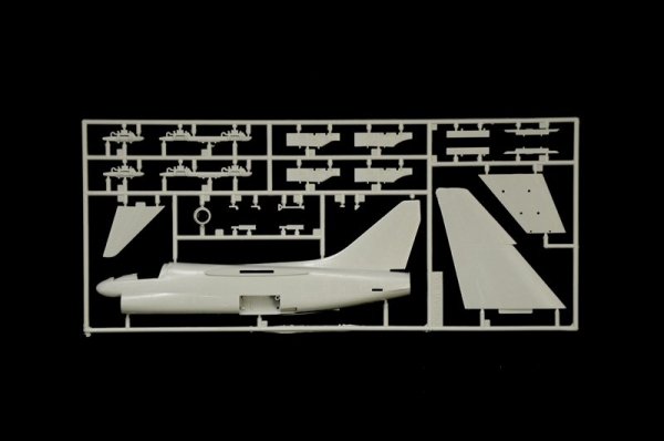 Italeri 1411 A-7E CORSAIR II (1:72)