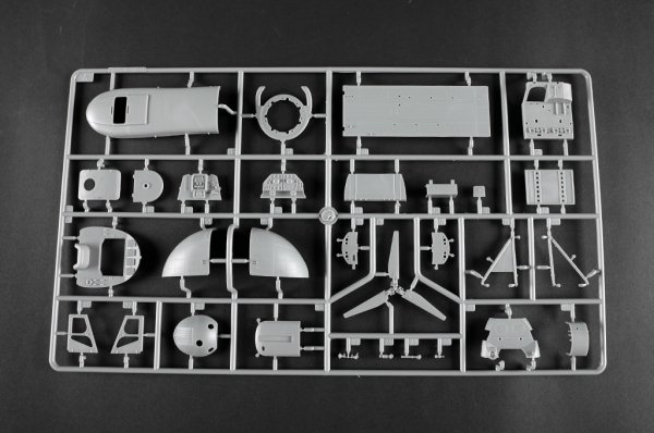 Trumpeter 05818 Mi-4AV Hound 1/48