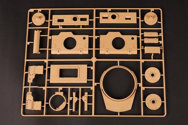Hobby Boss 82603 38(t) tank E/F type 1/16