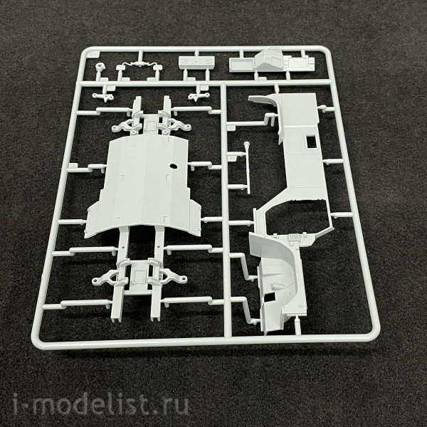 RPG Model 35022 Typhoon-VDV K-4386 w/ 32V01 RCWS 1/35