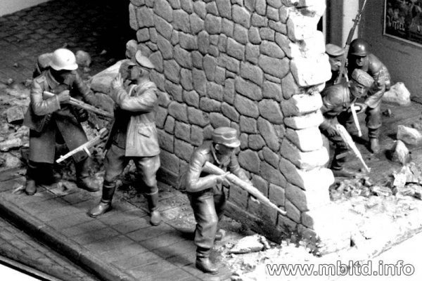  Master Box 3571 Who is that? German mountain troops and Soviet Marines (Spring 1943) 6 figures set (1:35)