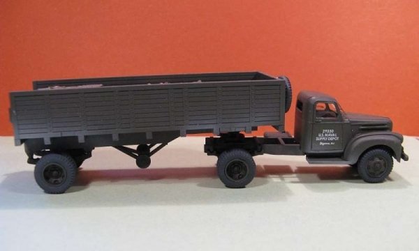 PST 72065 Ford G8TA Tractor with Semitrailer 1/72