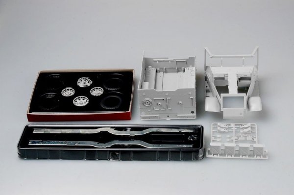 Trumpeter 00911 M16 Multiple-Gun Motor Carriage 1/16