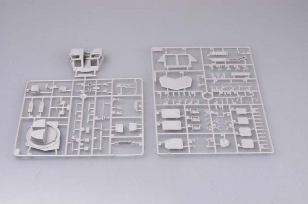 Trumpeter 00393 USMC LAV-AD Light Armored Vehicle-Air Defense (1:35)