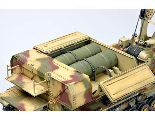 Trumpeter 00363 German Pz.Kpfw IV Ausf F Fahrgestell (1:35)