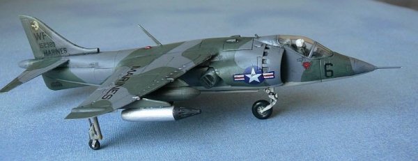 Hasegawa B10 AV-8A Harrier (1:72)