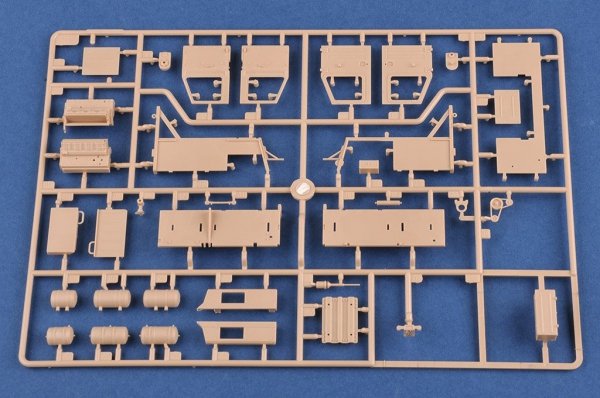 Hobby Boss 85517 Russian BAZ-64022 with 5P85TE2 TEL S-400 (1:35)