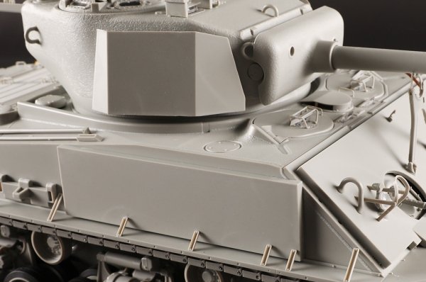I Love Kit 61621 M4A3E8 Thunder VII - US Medium Tank 1/16