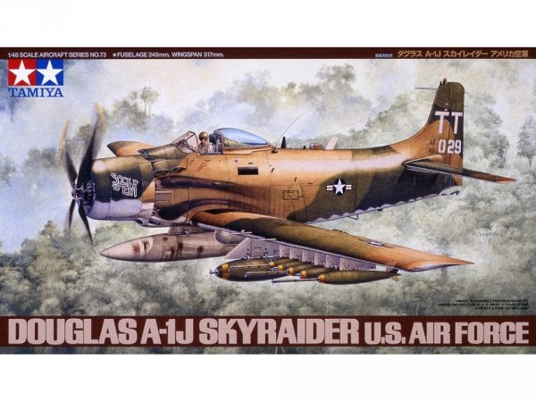 Tamiya 61073 A-1J Skyraider USAF 1/48
