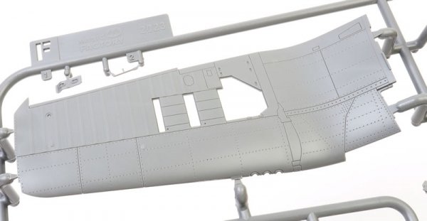 Magic Factory 5001 F4U-1A/2 Corsair Dual Combo Limited Edition 1/48