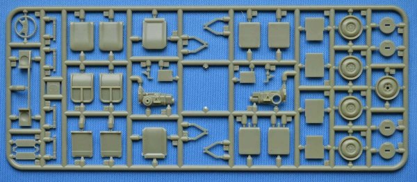 ACE 35103 0,5t Light truck 4x4 Iltis SAN w/medical mission kit 1/35