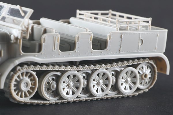 Trumpeter 07403 German Sd.Kfz. 8 schwerer Zugkraftwagen 12t 1/72