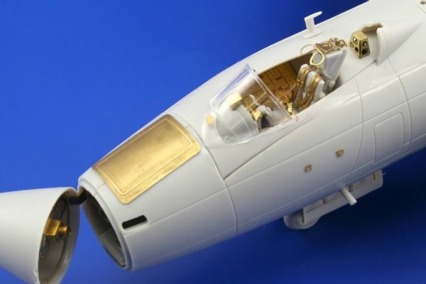 Eduard 49437 Canberra PR.9 S. A. 1/48 Airfix