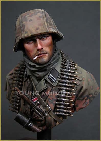 Young Miniatures YM1804 German Waffen SS Ardennes 1944 1/10