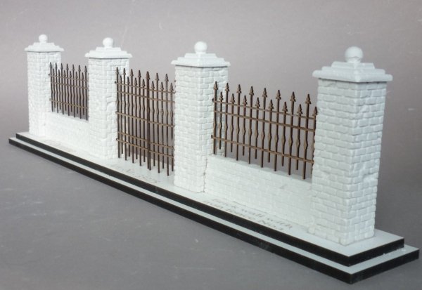 RT-Diorama 35275 Brick wall with Fence 1/35