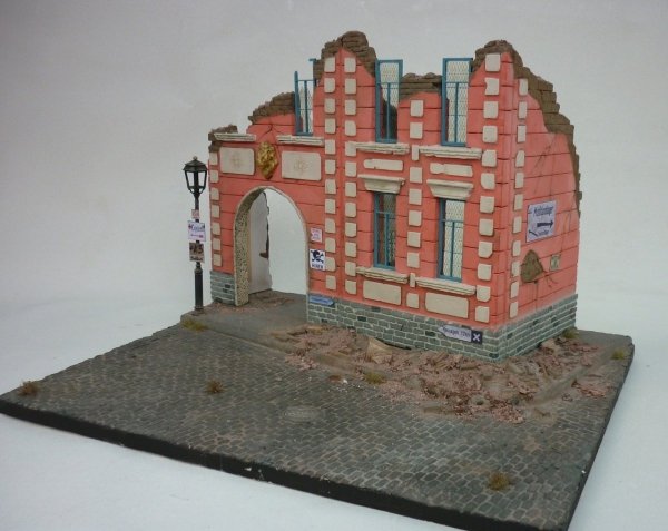 RT-Diorama 35222 Diorama-Base: &quot;Bombed out Street&quot; 1/35