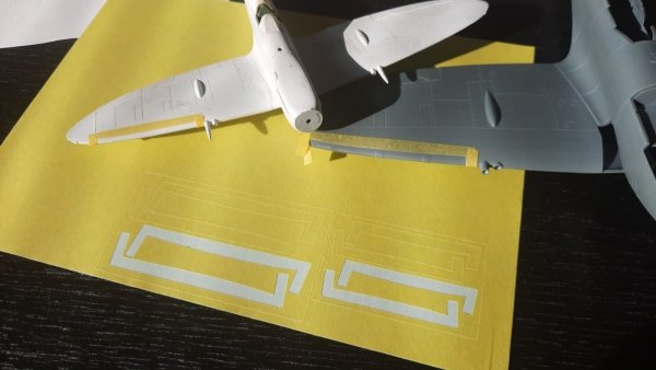 Omask 80097 Spitfire mask for leading edge (for Eduard)(Yellow masking tape) 1/48