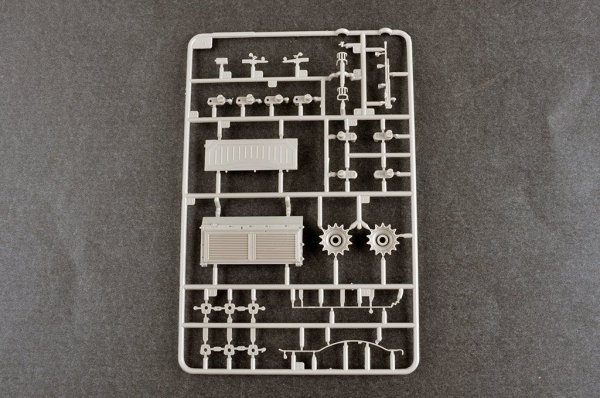 Trumpeter 09601 Soviet Obj.172 T-72 Ural 1/35