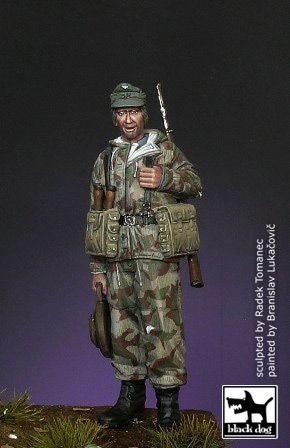 Black Dog F35020 Wehrmacht soldier 1944 1/35