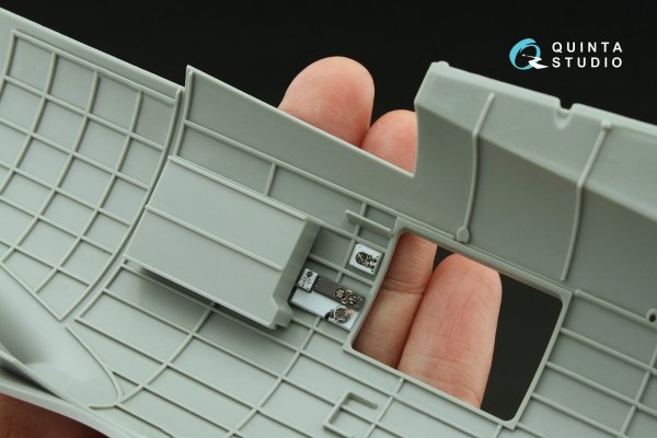 Quinta Studio QD32226 Boeing B-17G Navigator, bombardier, waist and tail gunners compartments. 3D-Printed coloured Interior (HK models) 1/32