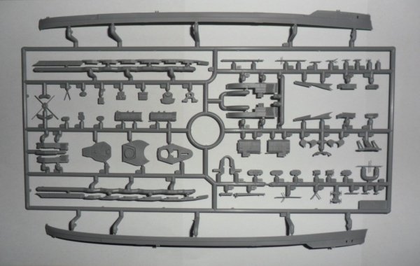 ICM S017 Markgraf (full hull &amp; waterline), WWI German Battleship (1:700)