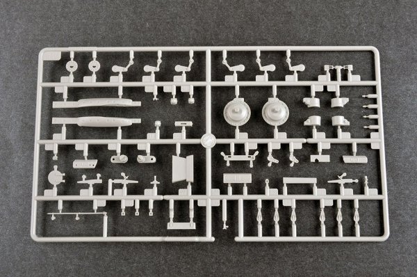 Trumpeter 09609 Russian T-72B1 with KTM-6 &amp; Grating Armour 1/35