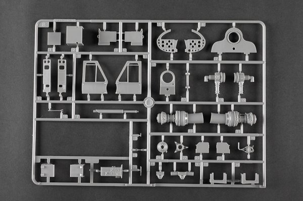 Trumpeter 05111 UH-1B Huey 1/35