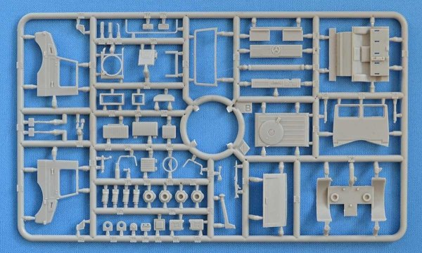 ACE 72458 JACAM 4x4 Unimog for long-range patrol missions 1/72