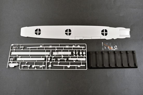 Trumpeter 05628 German Navy Aircraft Carrier DKM Peter Strasser 1/350