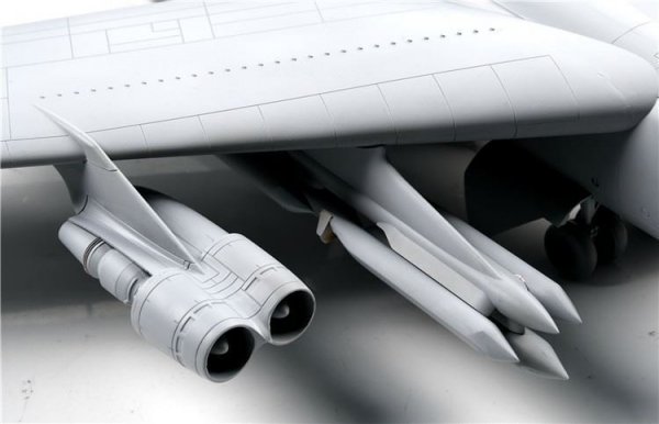 Modelcollect UA72200 B-52H U.S. Stratofortress strategic Bomber 1/72