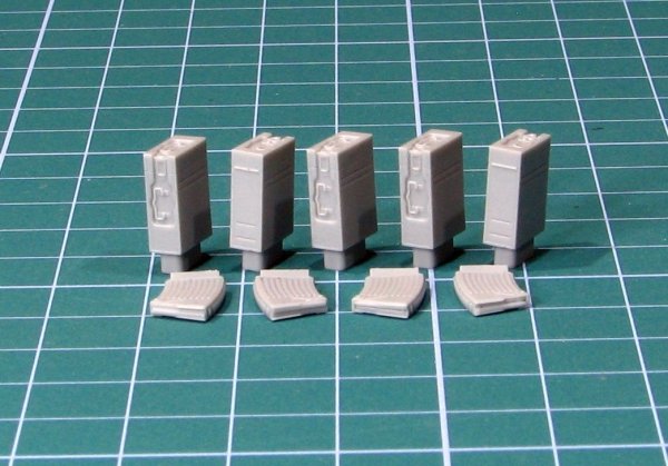 EUREKA XXL E-043 2 cm FlaK38 ammo boxes and magazines 1:35