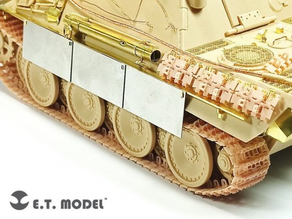 E.T. Model P35-001 WWII German Pz.Kpfw.V &quot;PANTHER&quot; Late Workable Track (3D Printed) 1/35