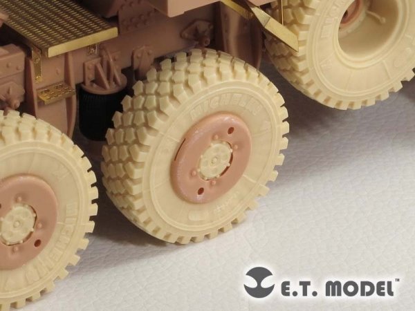 E.T. Model ER35-041 Modern U.S. M1070 Truck Tractor Weighted Road Wheels For HOBBYBOSS 85502 1/35