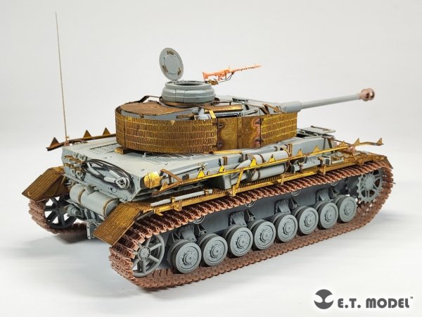 E.T. Model P35-044 WWII German Pz.Kpfw.III/IV Ostketten Workable Track 3D Printed 1/35