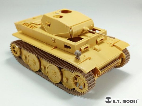 E.T. Model P35-063 WWII German Pz.Kpfw.II Ausf.L Luchs Workable Track ( 3D Printed ) 1/35