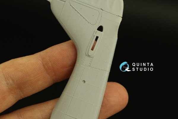 Quinta Studio QRV-018 Single riveting rows (rivet size 0.25 mm, gap 1.0 mm, suits 1/24 scale), White color, total length 5,8 m/19 ft