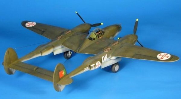 RS Models 92280 P-38G Lightning 1/72