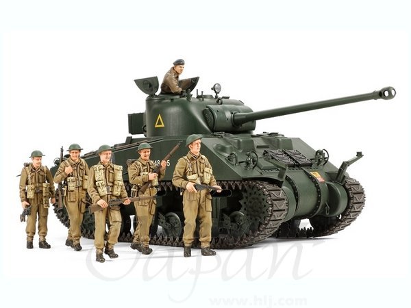 Tamiya 25174 British Tank Sherman VC Firefly (w/6 Figures) (1:35)