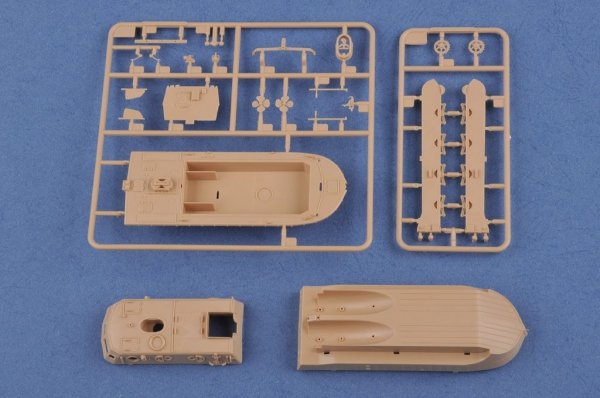 Hobby Boss 82918 German Land-Wasser-Schlepper (LWS) amphibious tractor Early production 1/72