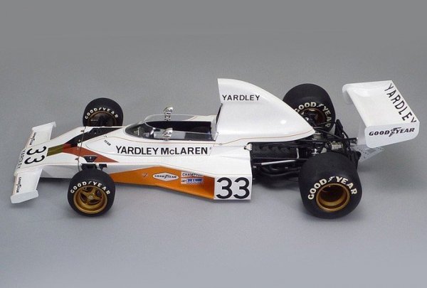 Tamiya 12049 Yardley McLaren M23 1974 (1:12)