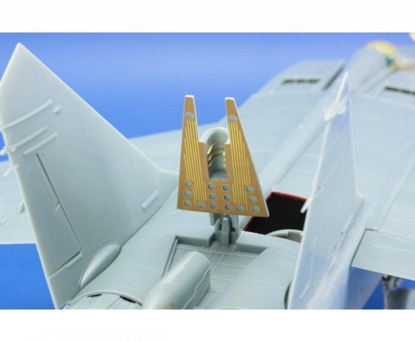 Eduard 48797 MiG-25PD/ PDS Foxbat exterior KITTY HAWK 1/48