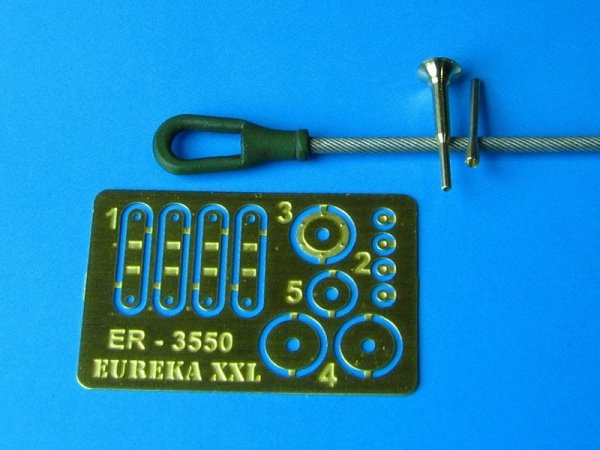 Eureka XXL ER-3550 Towing cable and aerial base for T-90 Russian MBT (1:35)