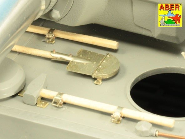 Aber 16028 Useful parts for the early versions of the Tiger I tank / Pożyteczne części do czołgu Tiger I wczesnych wersji 1/16