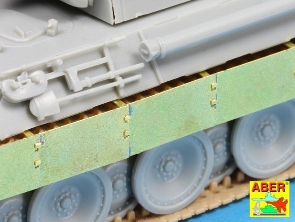 Aber 72A02 Osłony boczne do Panther A/D / Side skirts for Panther A/D 1/72