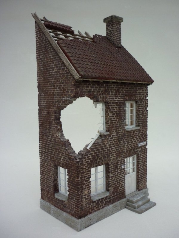 RT-Diorama 35163 Old Brick House 1/35