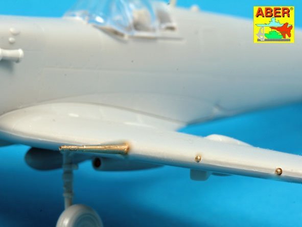 Aber A72 009 B wing (2 variant) armament for British fighterSpitfire Mk.I to V; Hispano 20mm x 2 (2 variant); Browning .30 tips x 4 (1:72)