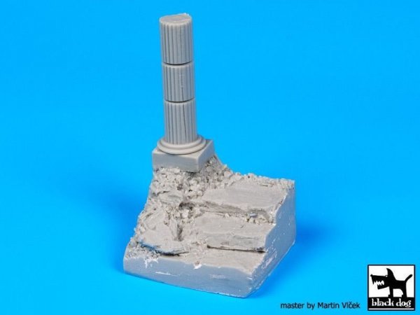 Black Dog D35039 Stairs with column base 1/35